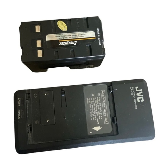 JVE AC POWER ADAPTER AA-V3U And Battery Energizer Rechargeable - Picture 2 of 5